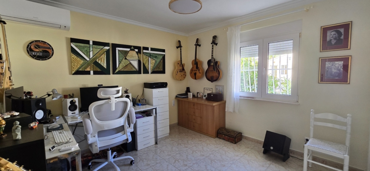 Villa for sale in Orba