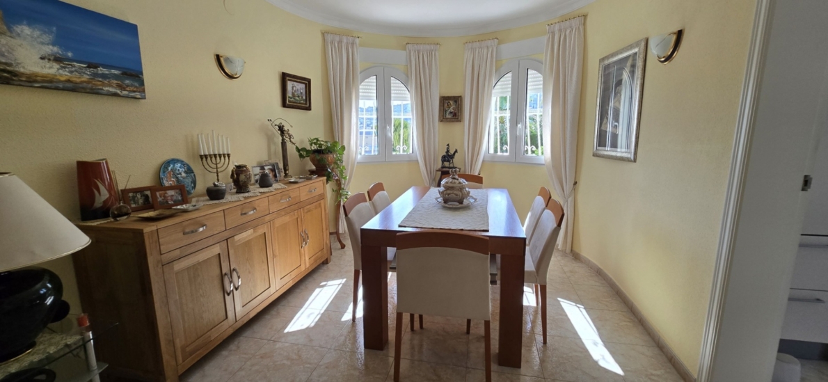 Villa for sale in Orba