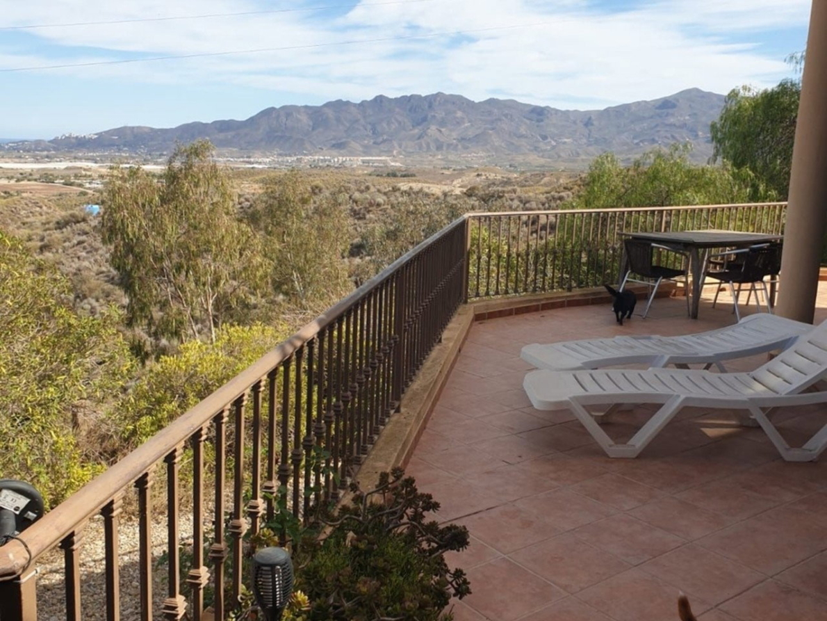Villa for sale in Los Gallardos