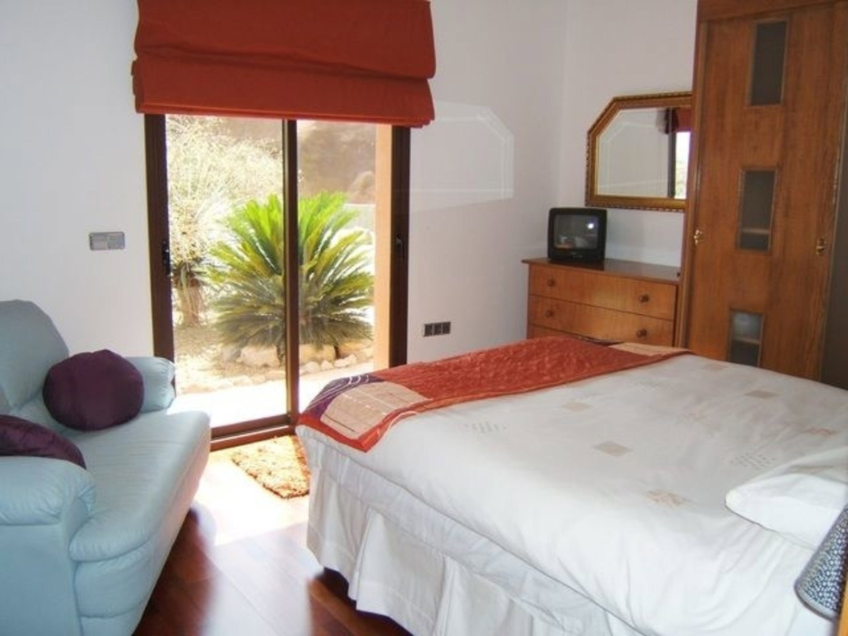 Villa for sale in Los Gallardos