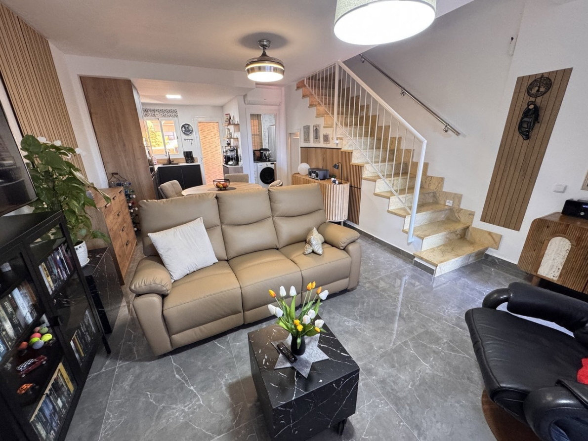 DP-17-B2537-2 duplex for sale in Valle del Este