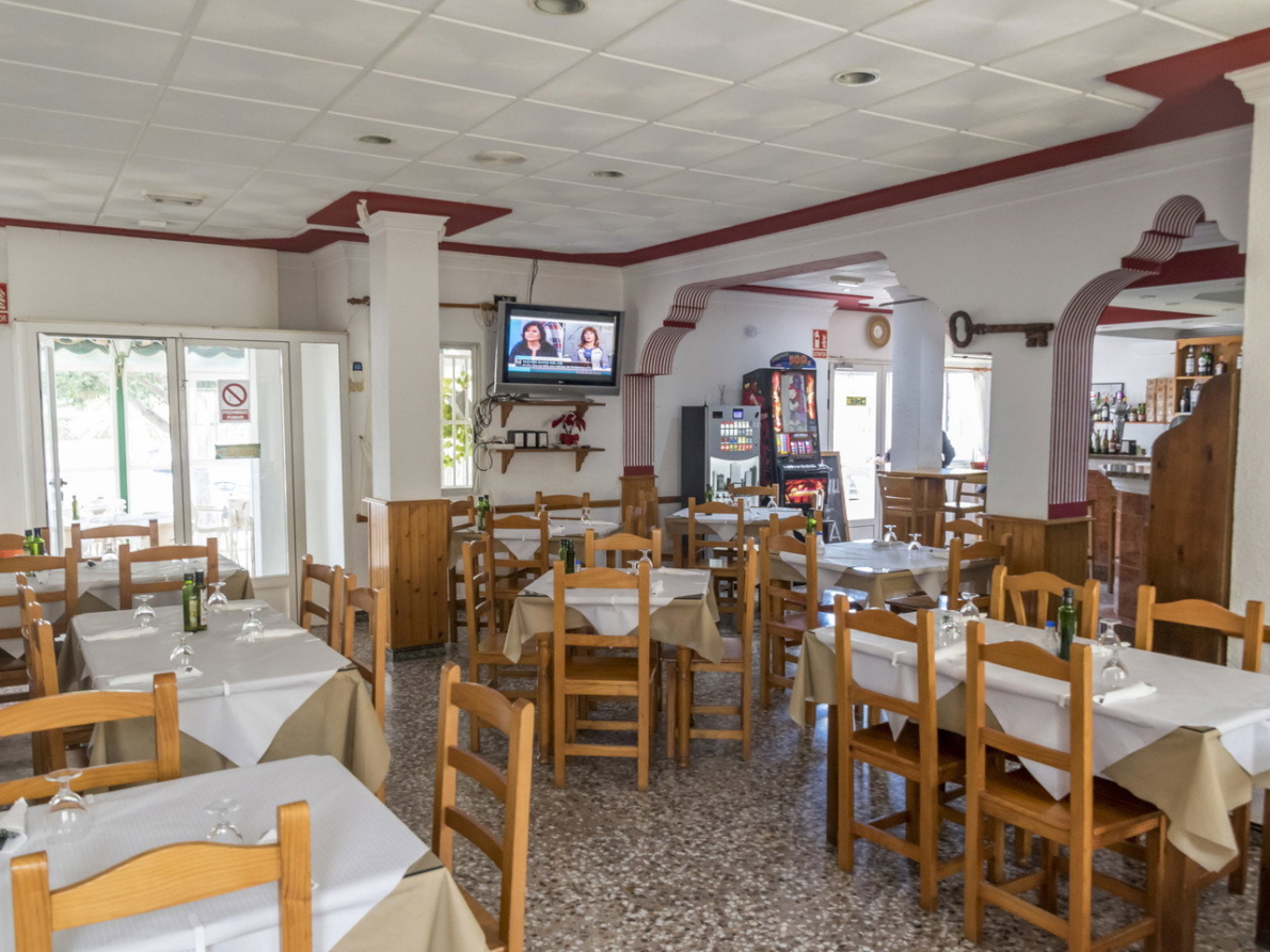 commercial property for sale in Garrucha