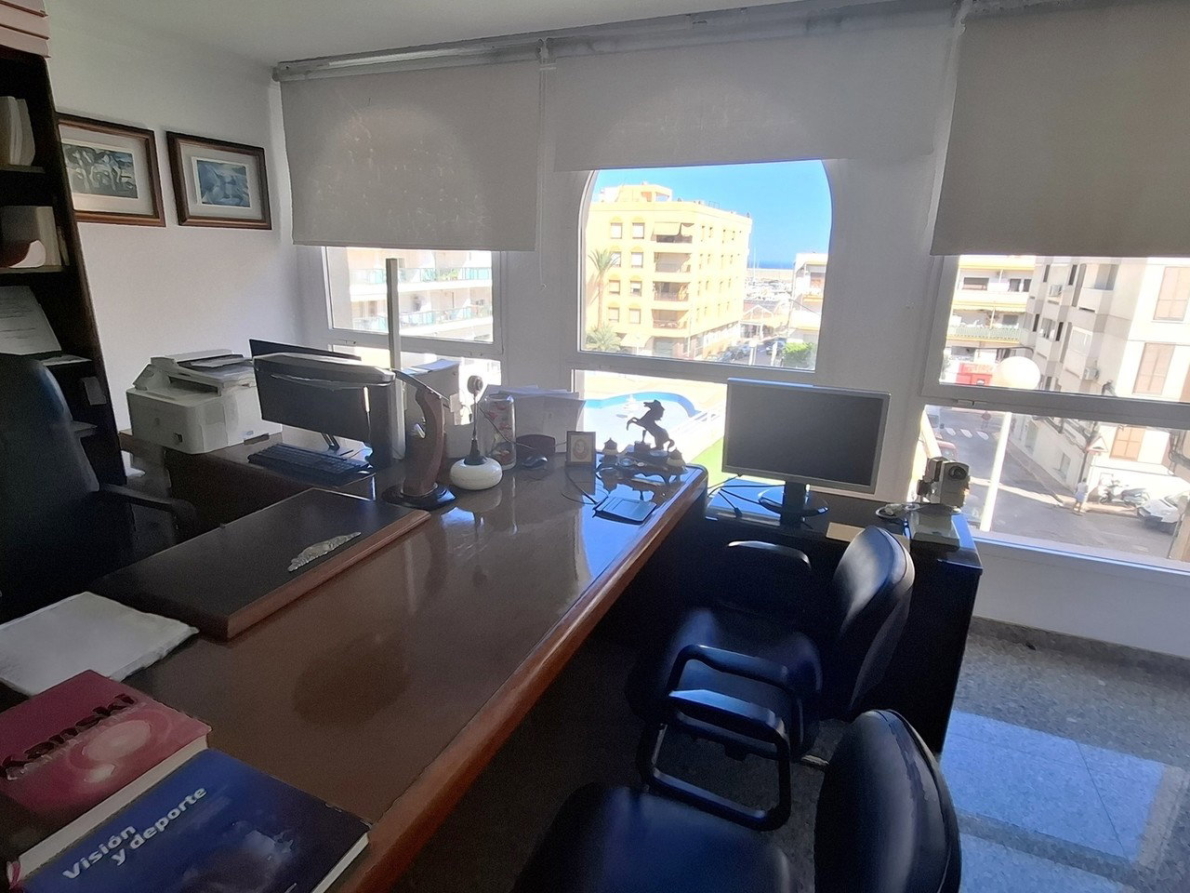 commercial property for sale in Garrucha