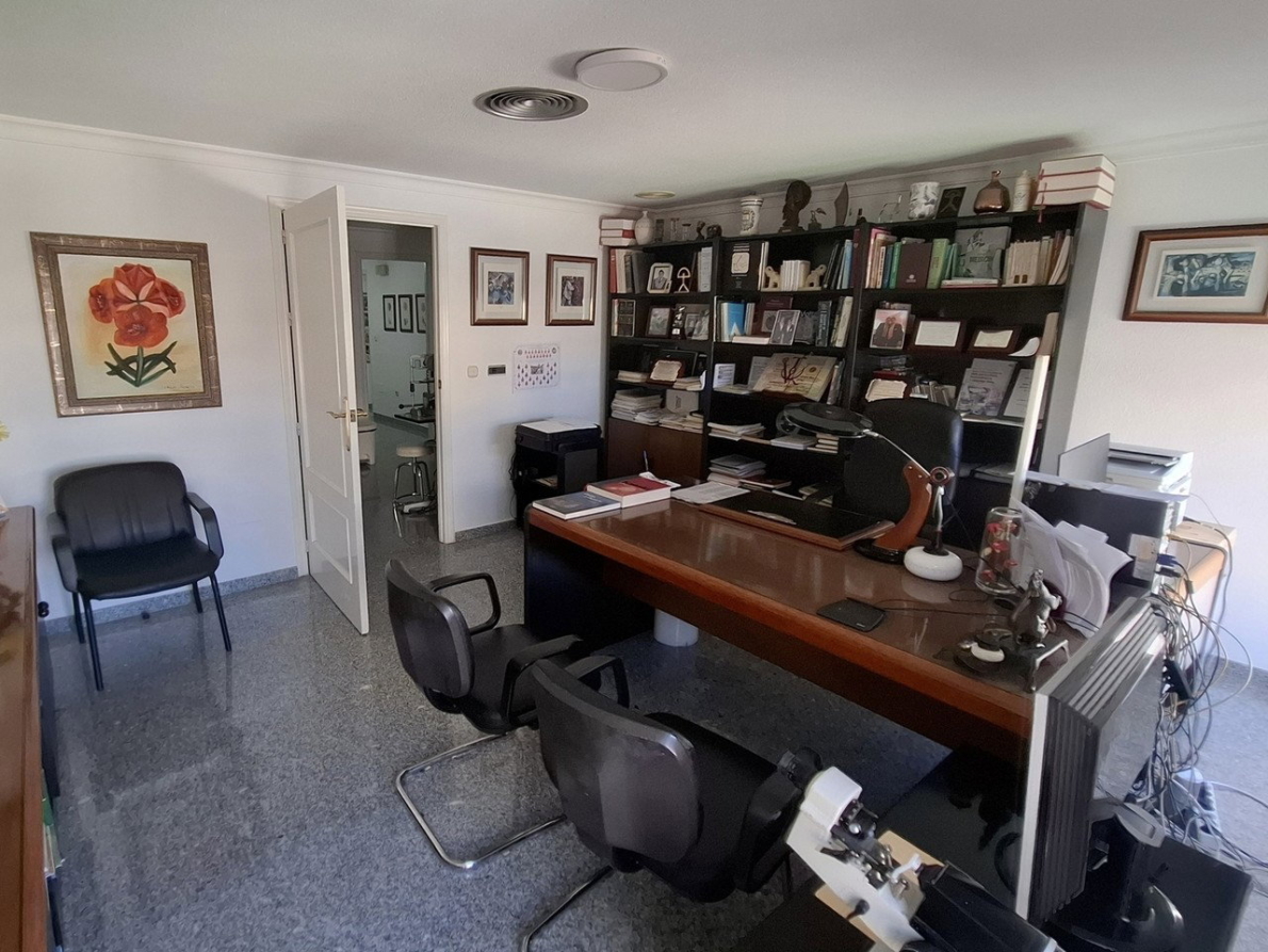 commercial property for sale in Garrucha