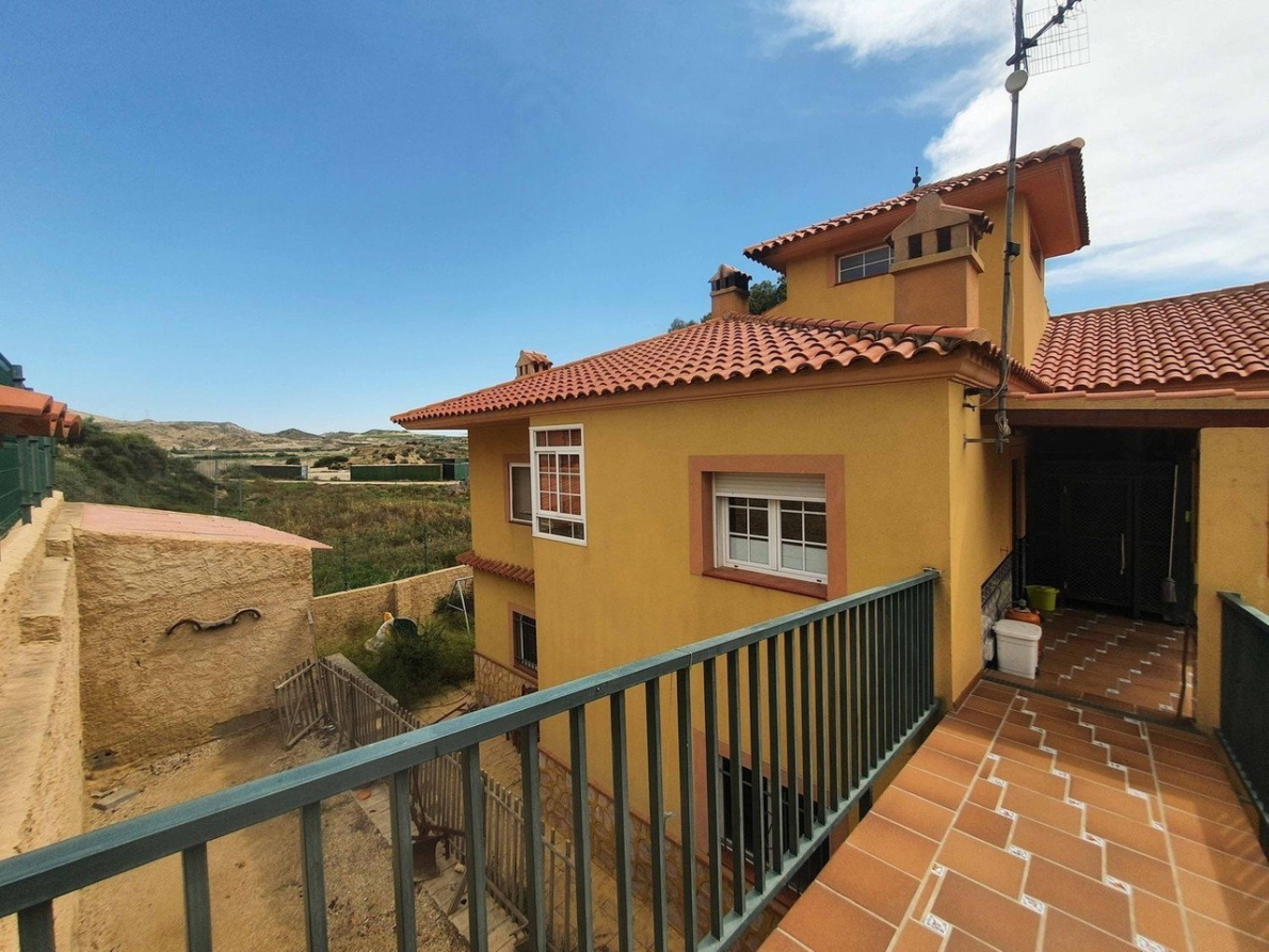 Villa for sale in Villaricos
