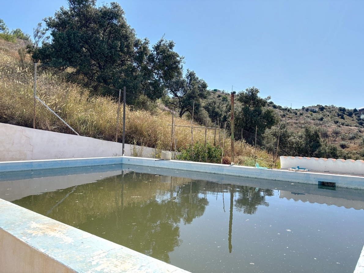Finca for sale in Vélez-Málaga