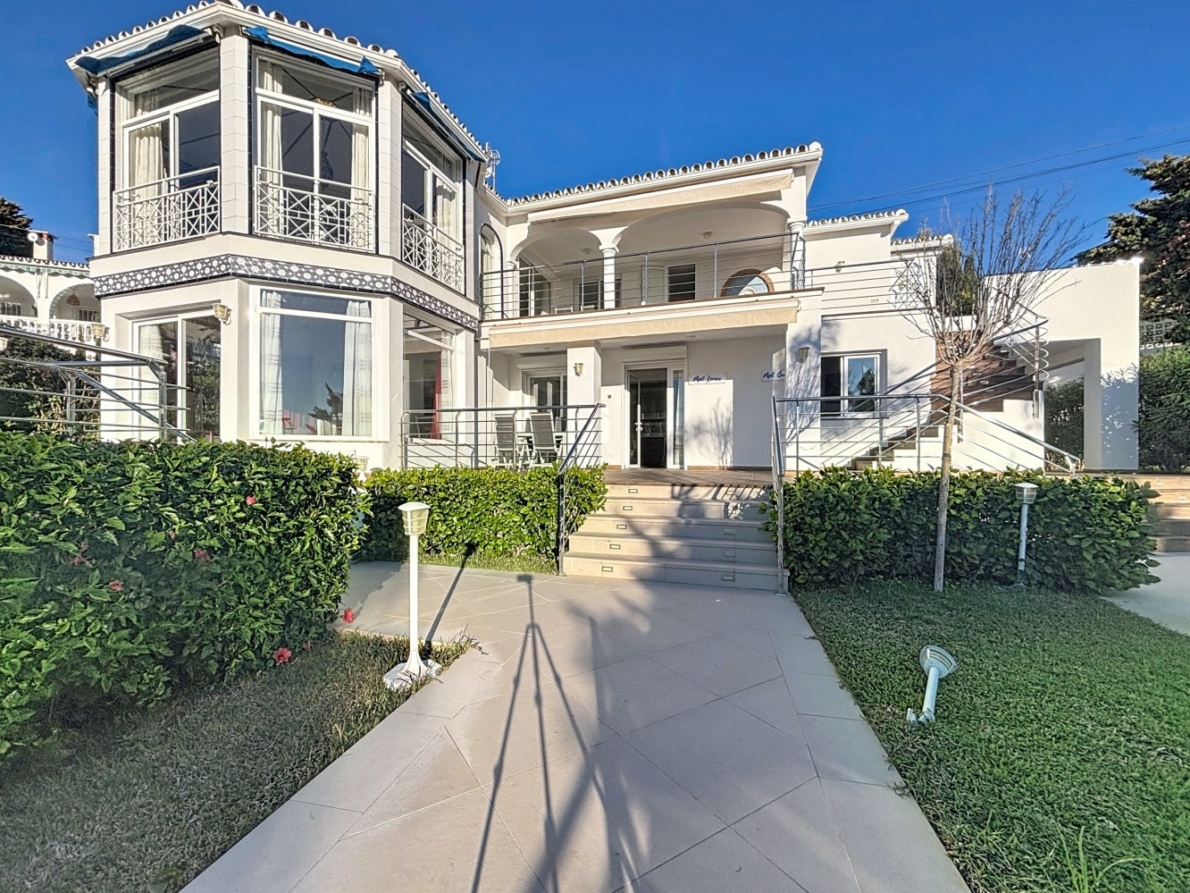 Villa for sale in Caleta de Vélez