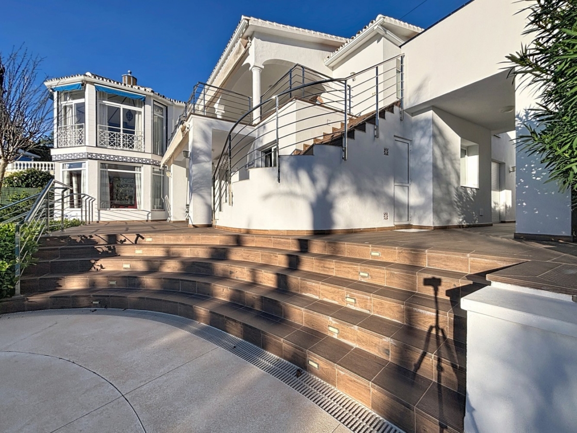 Villa for sale in Caleta de Vélez
