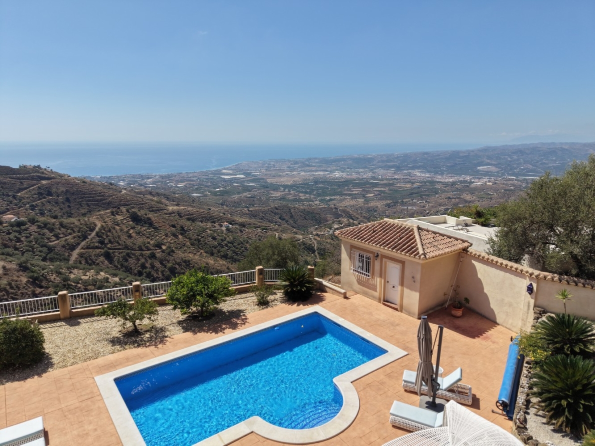Villa for sale in Arenas
