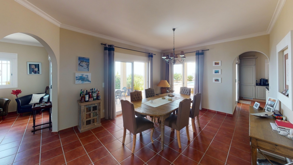 Villa for sale in Arenas
