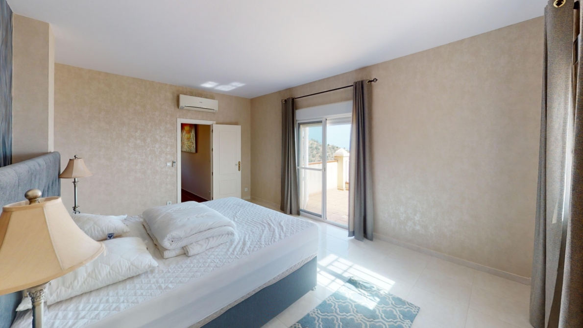 Villa for sale in Arenas