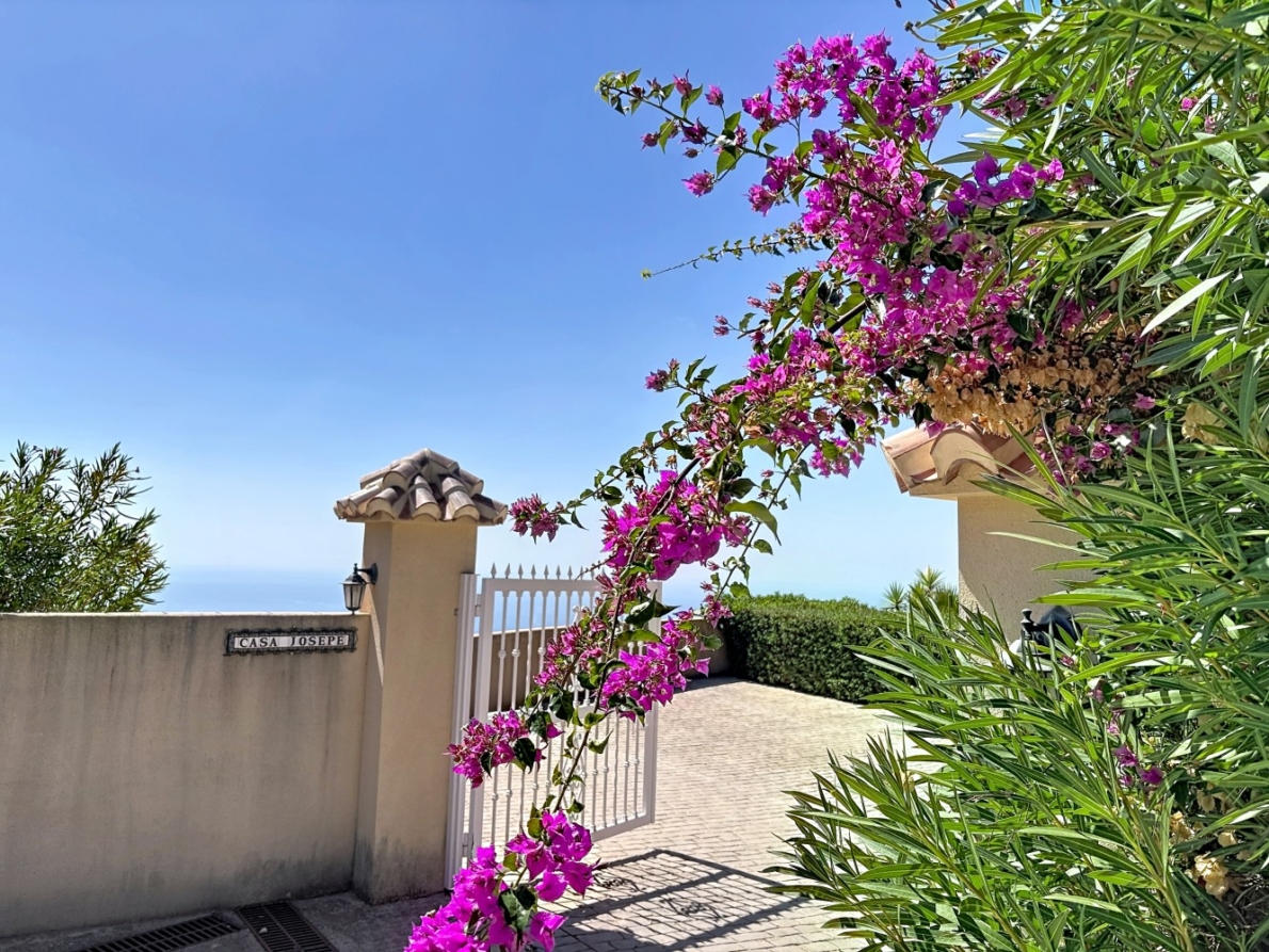 Villa for sale in Arenas