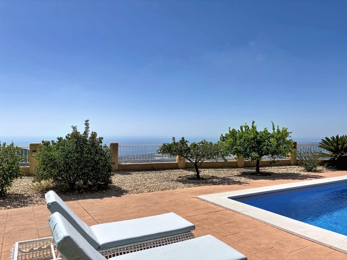 Villa for sale in Arenas