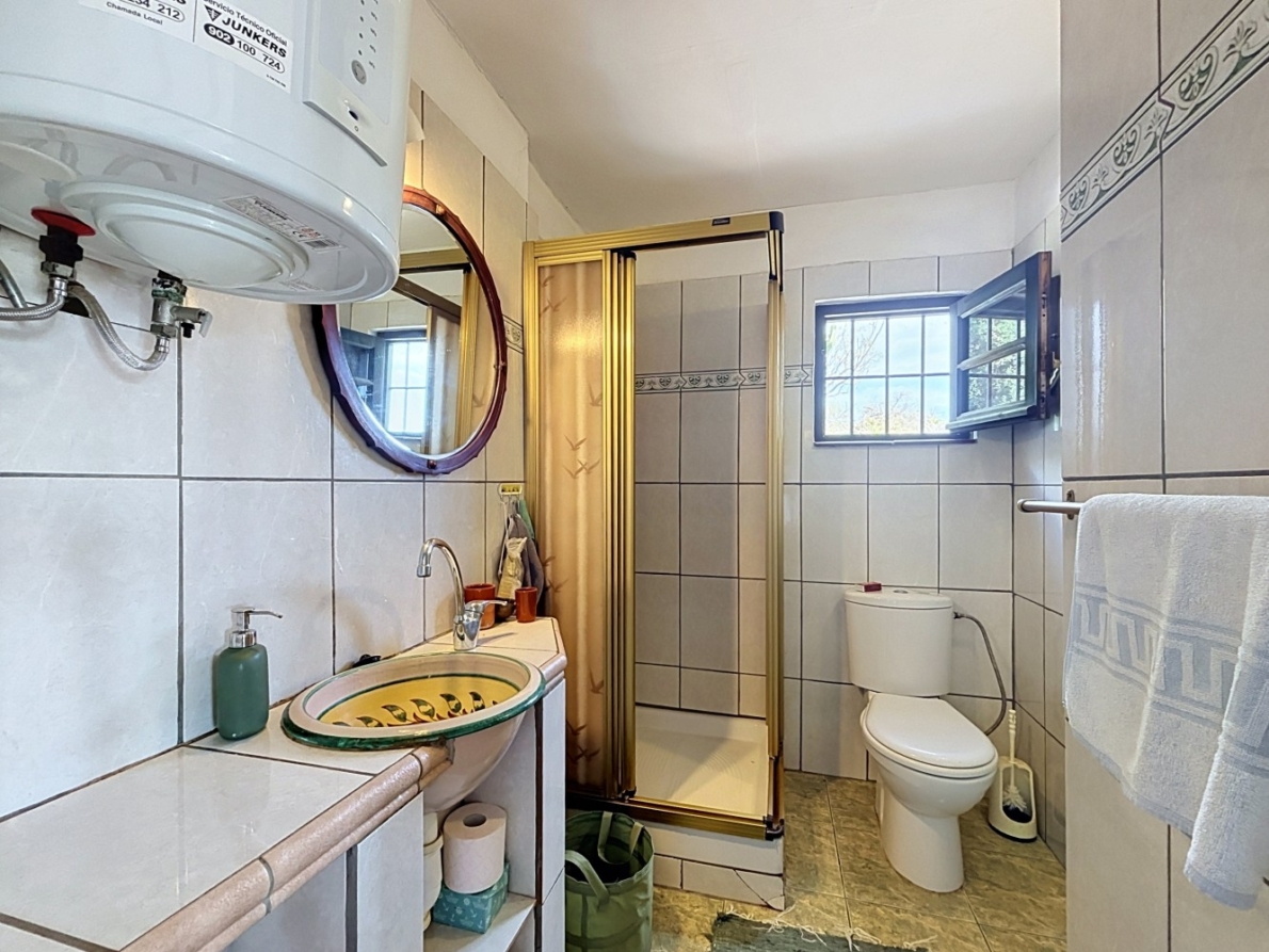 Finca for sale in Lagos
