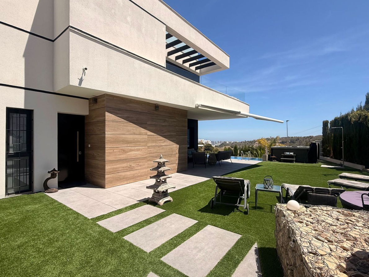 Villa for sale in Finestrat