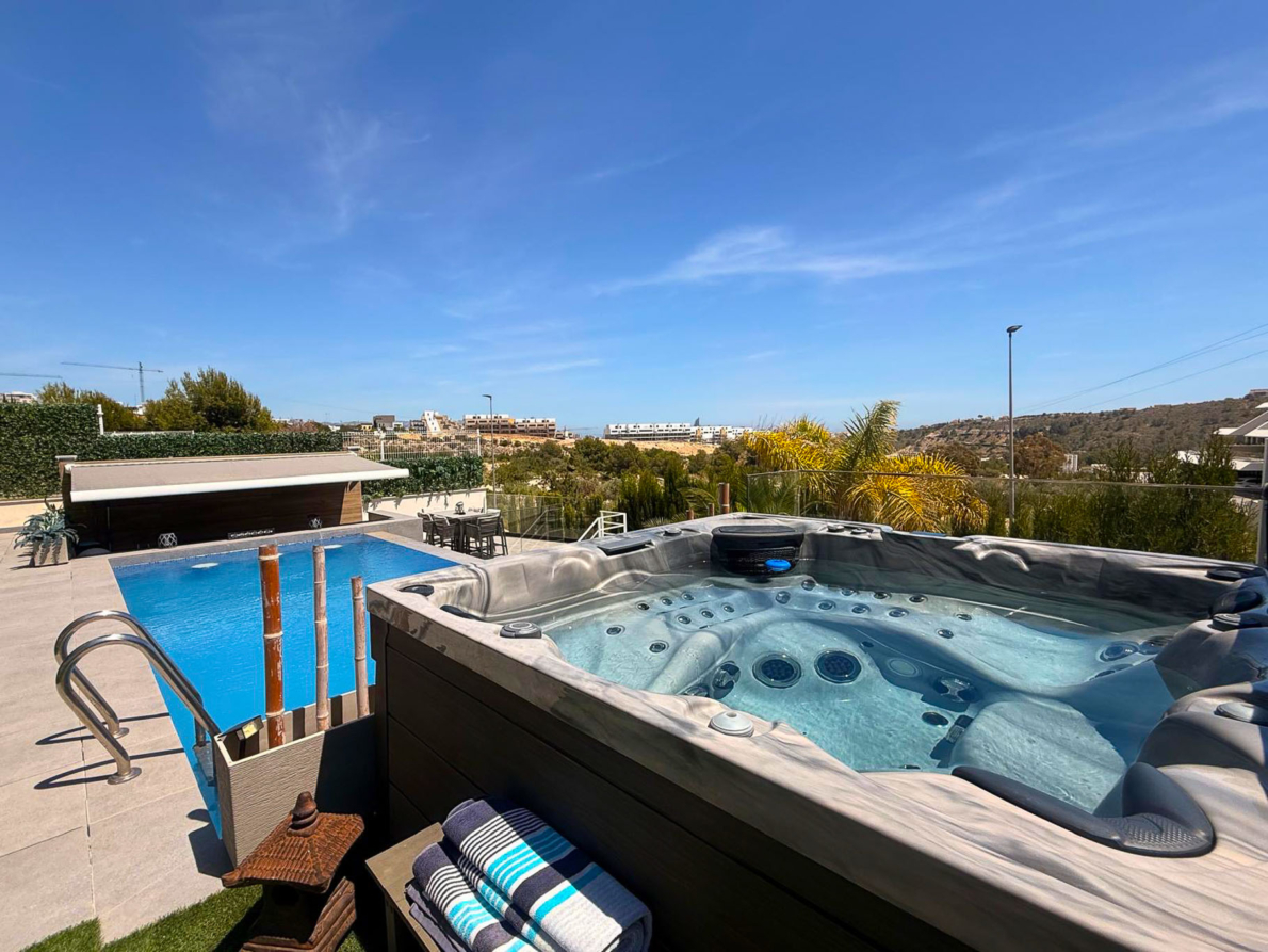 Villa for sale in Finestrat