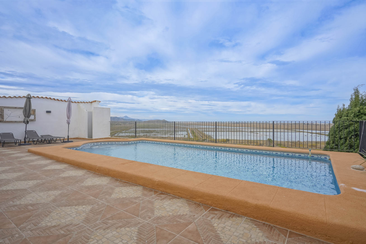 Villa for sale in Pego