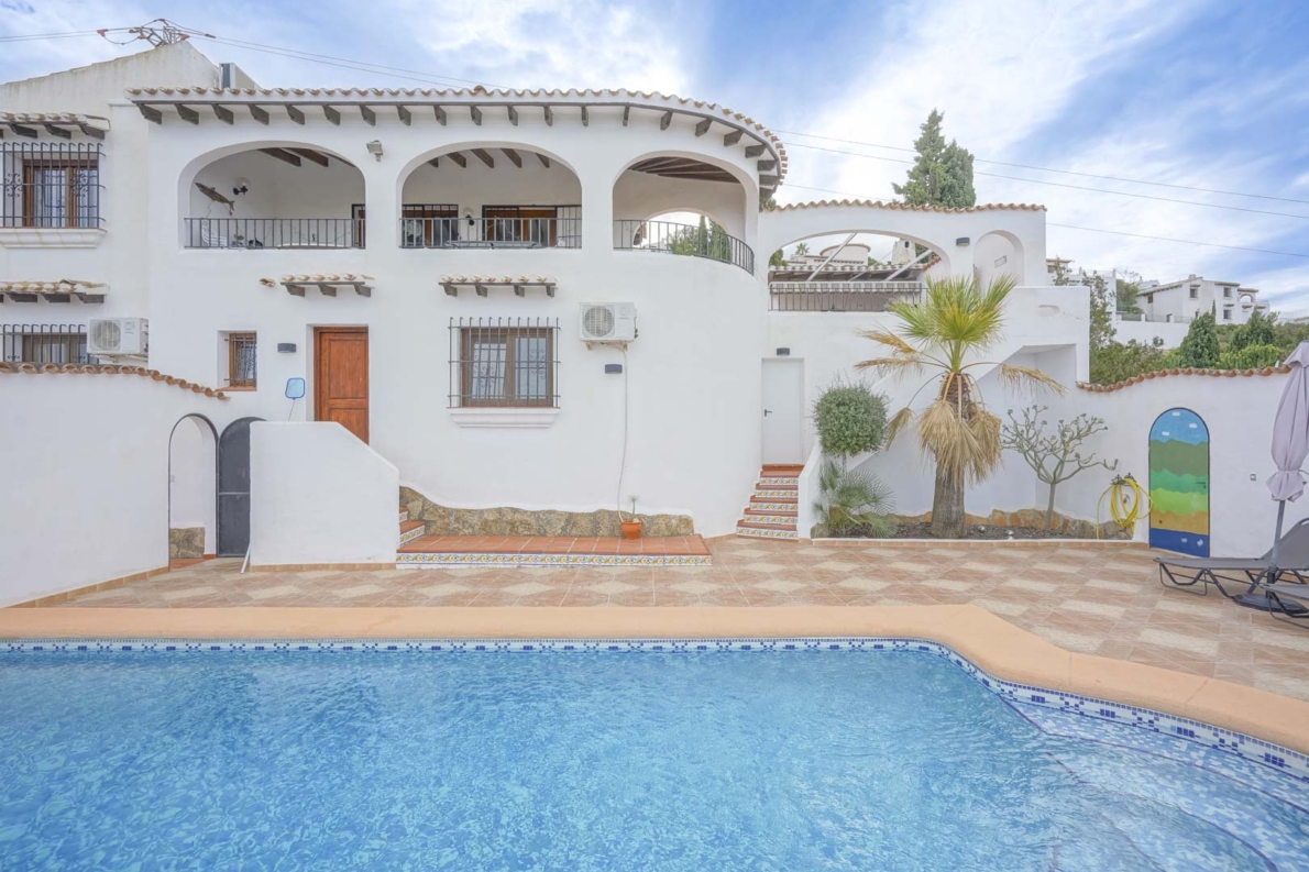 Villa for sale in Pego