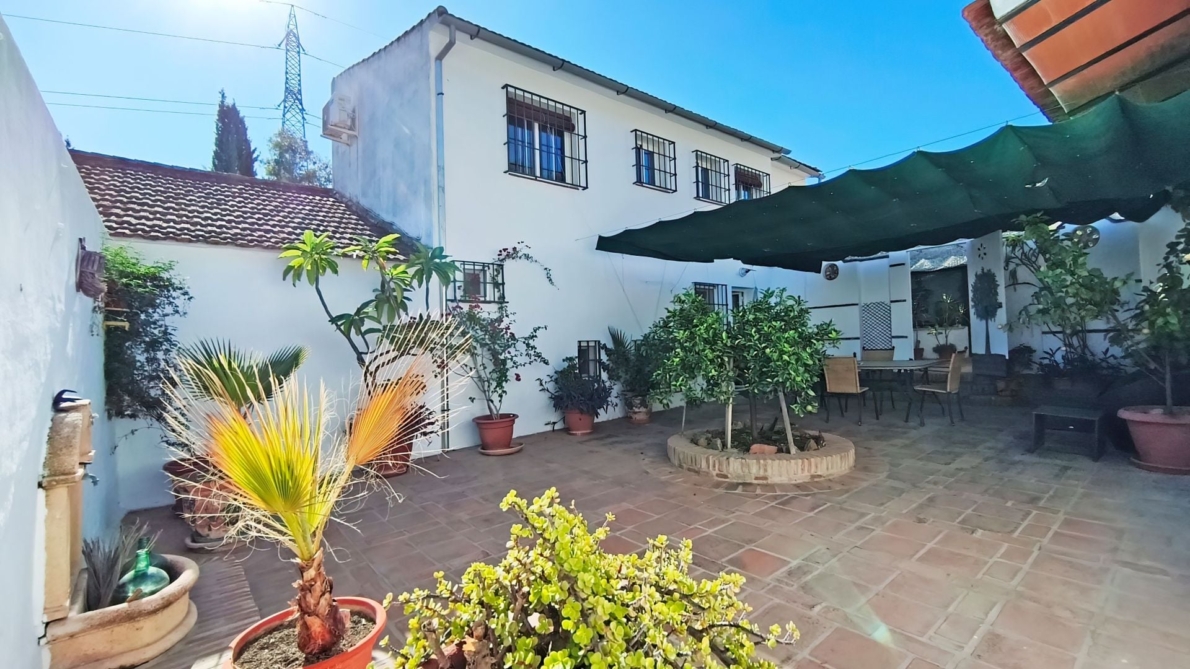 Finca for sale in Campanillas