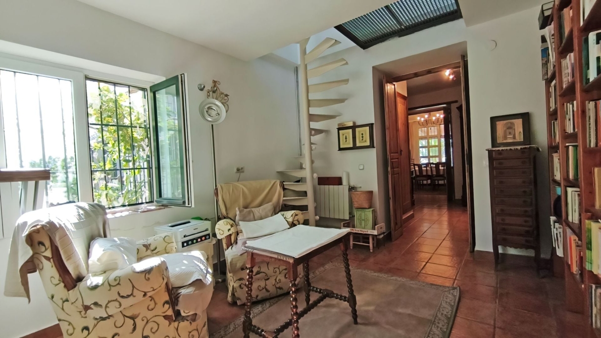 Finca for sale in Campanillas