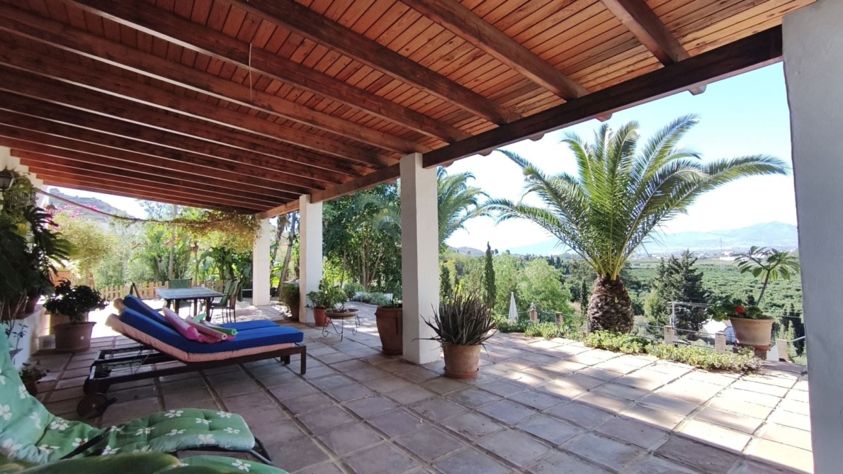 Finca for sale in Campanillas