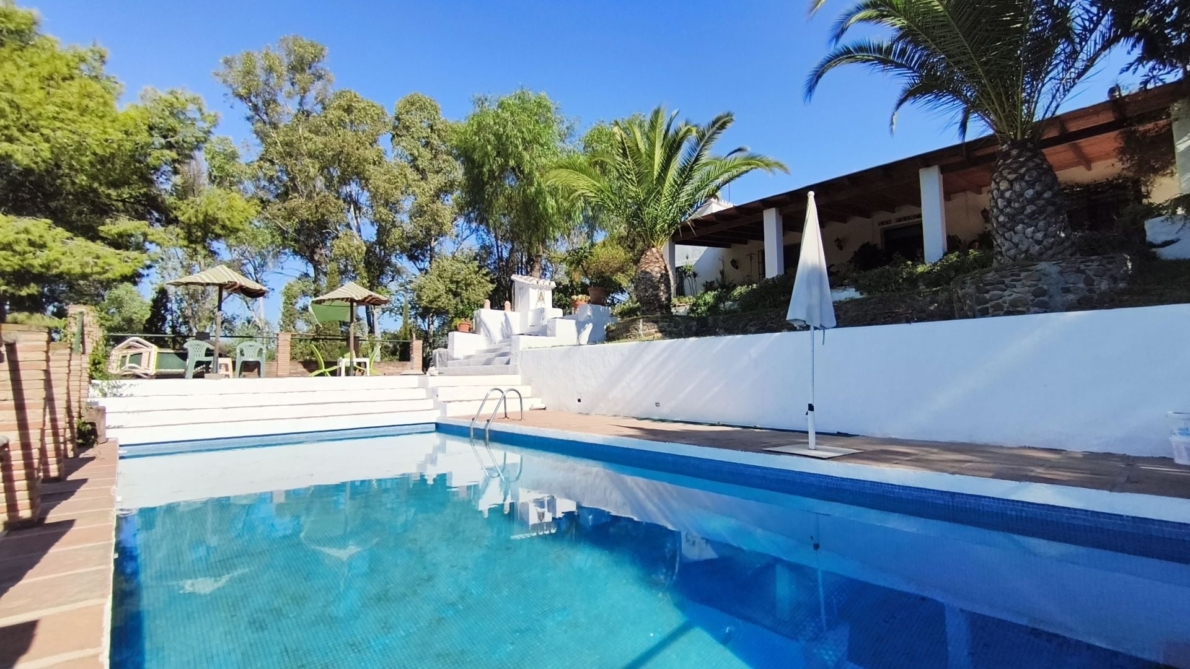 Finca for sale in Campanillas