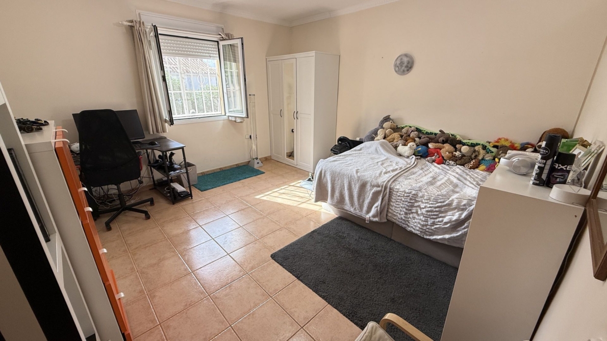 Villa for sale in Coín
