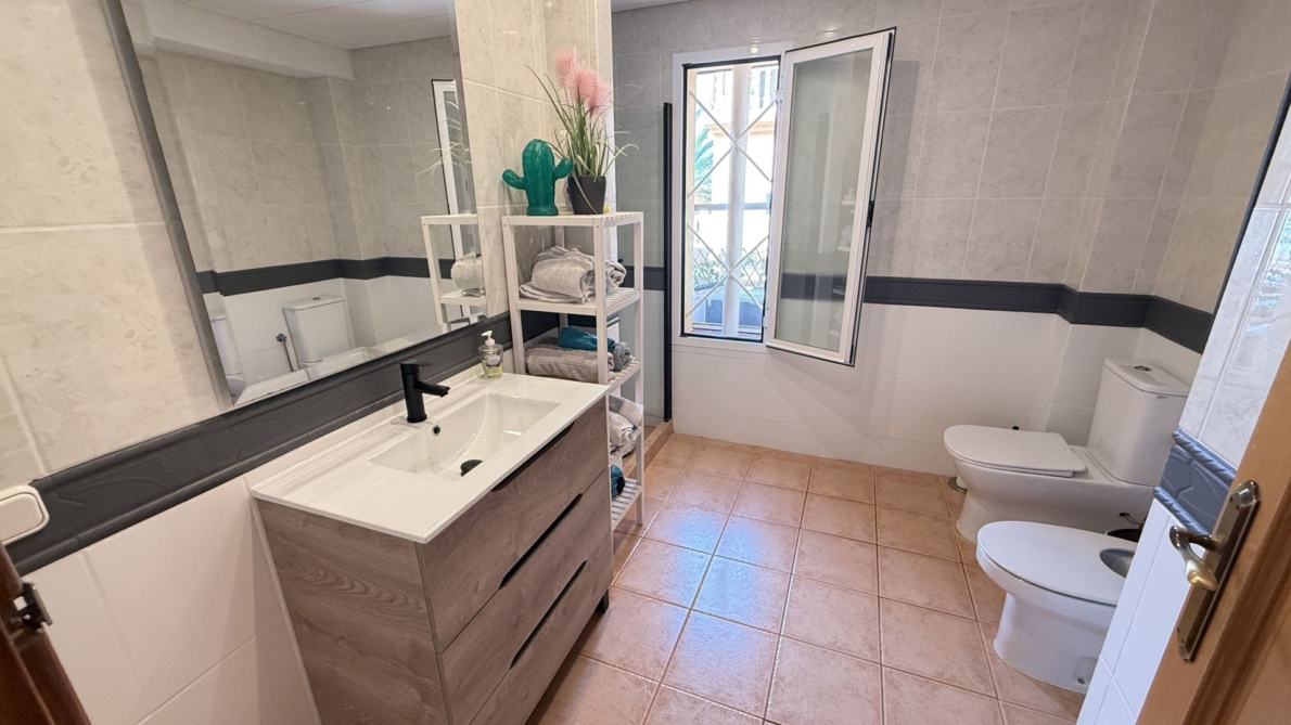 Villa for sale in Coín