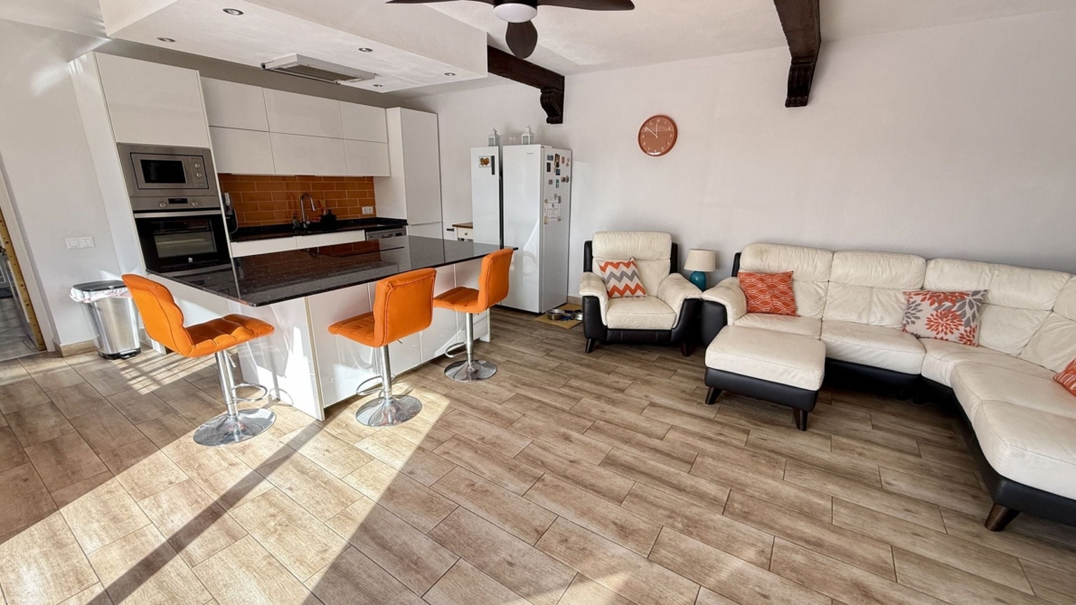 Villa for sale in Coín