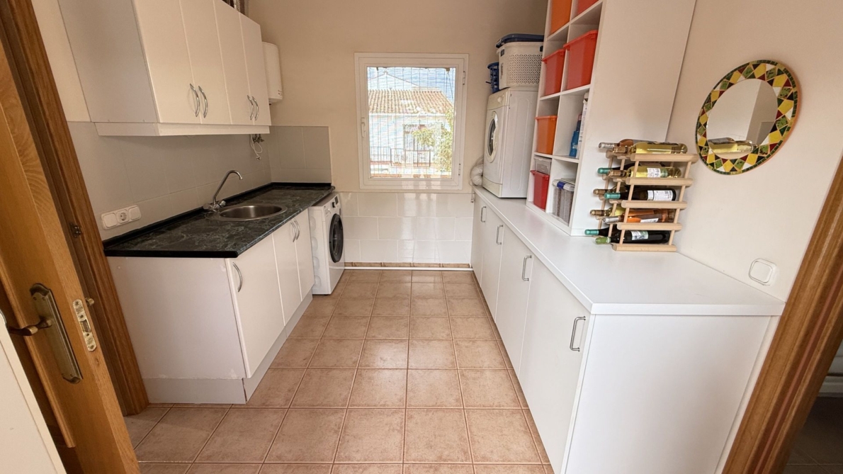 Villa for sale in Coín