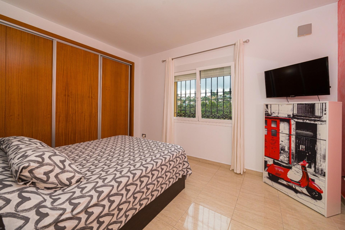 Villa for sale in Orba