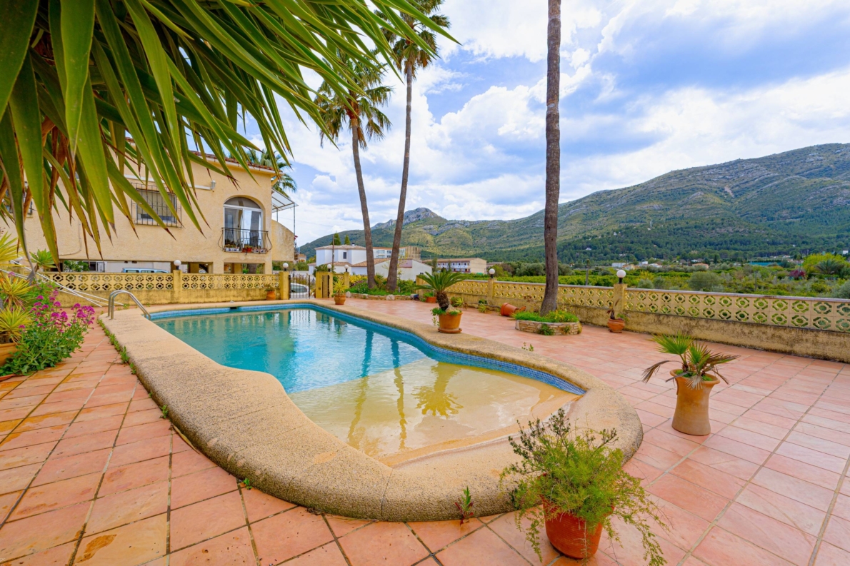 Villa for sale in Parcent