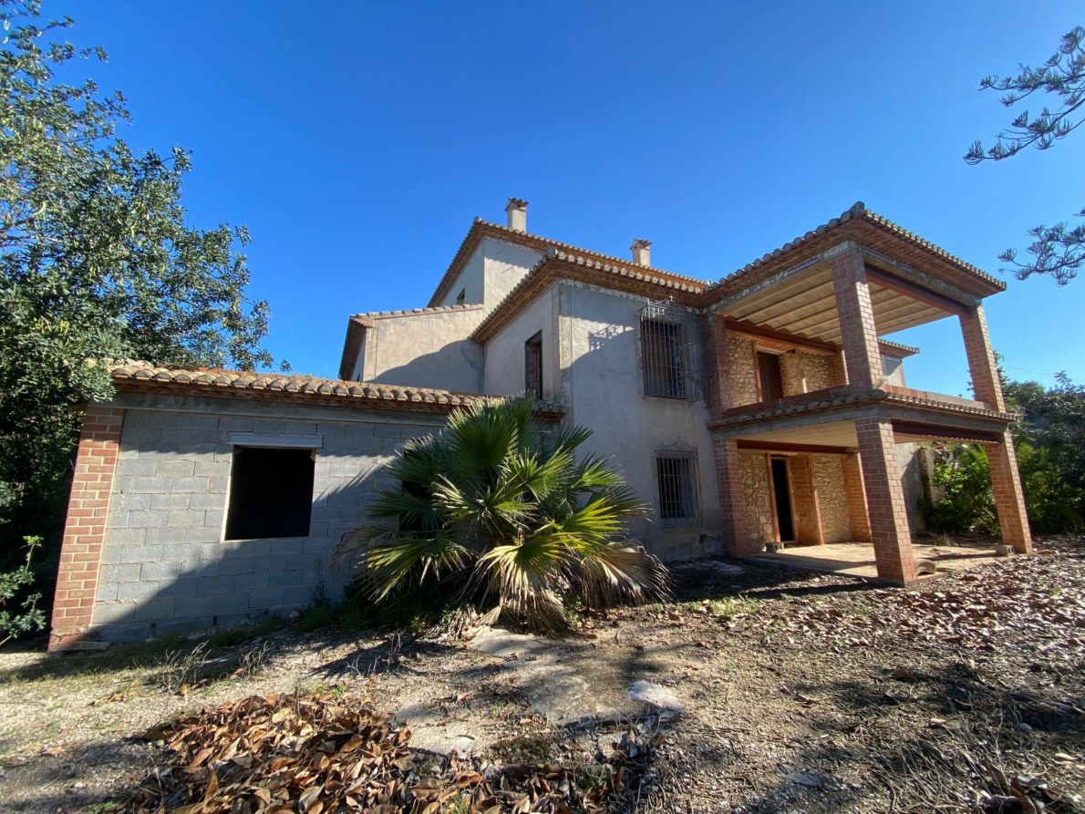 Finca for sale in Denia