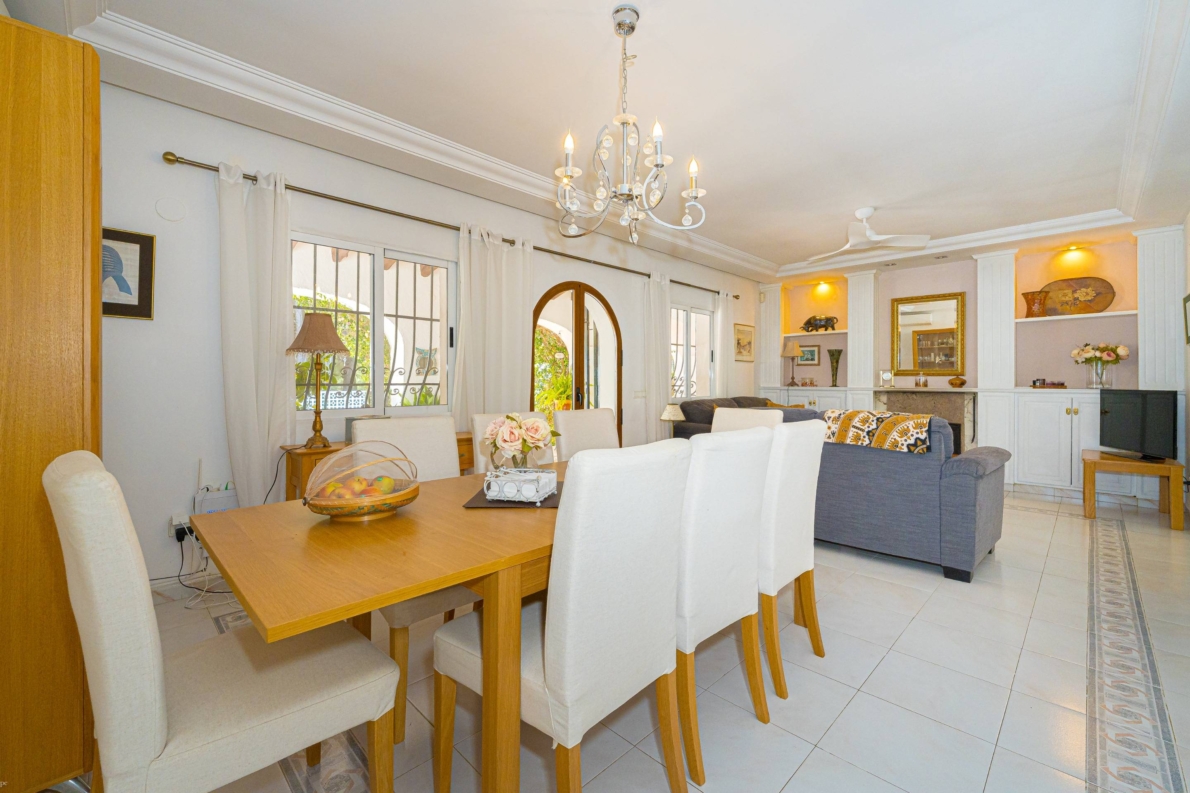 Villa for sale in Denia