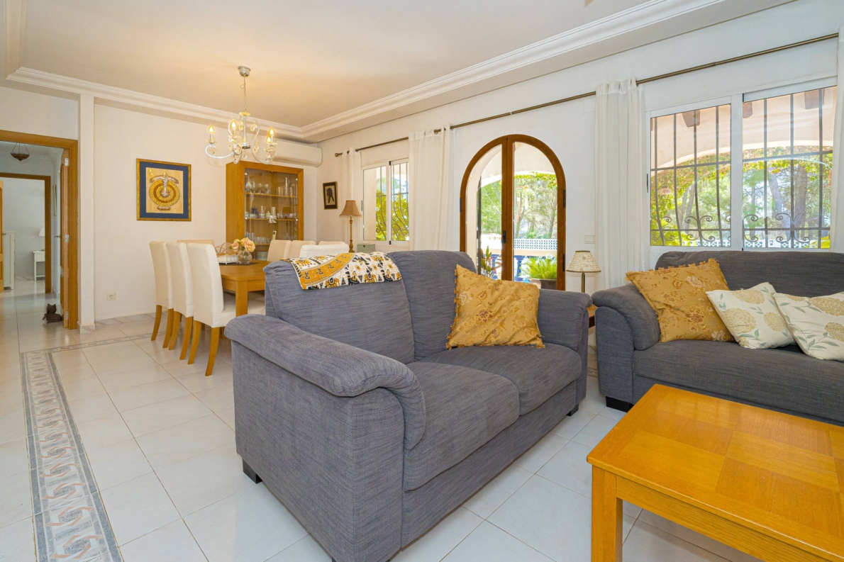 Villa for sale in Denia