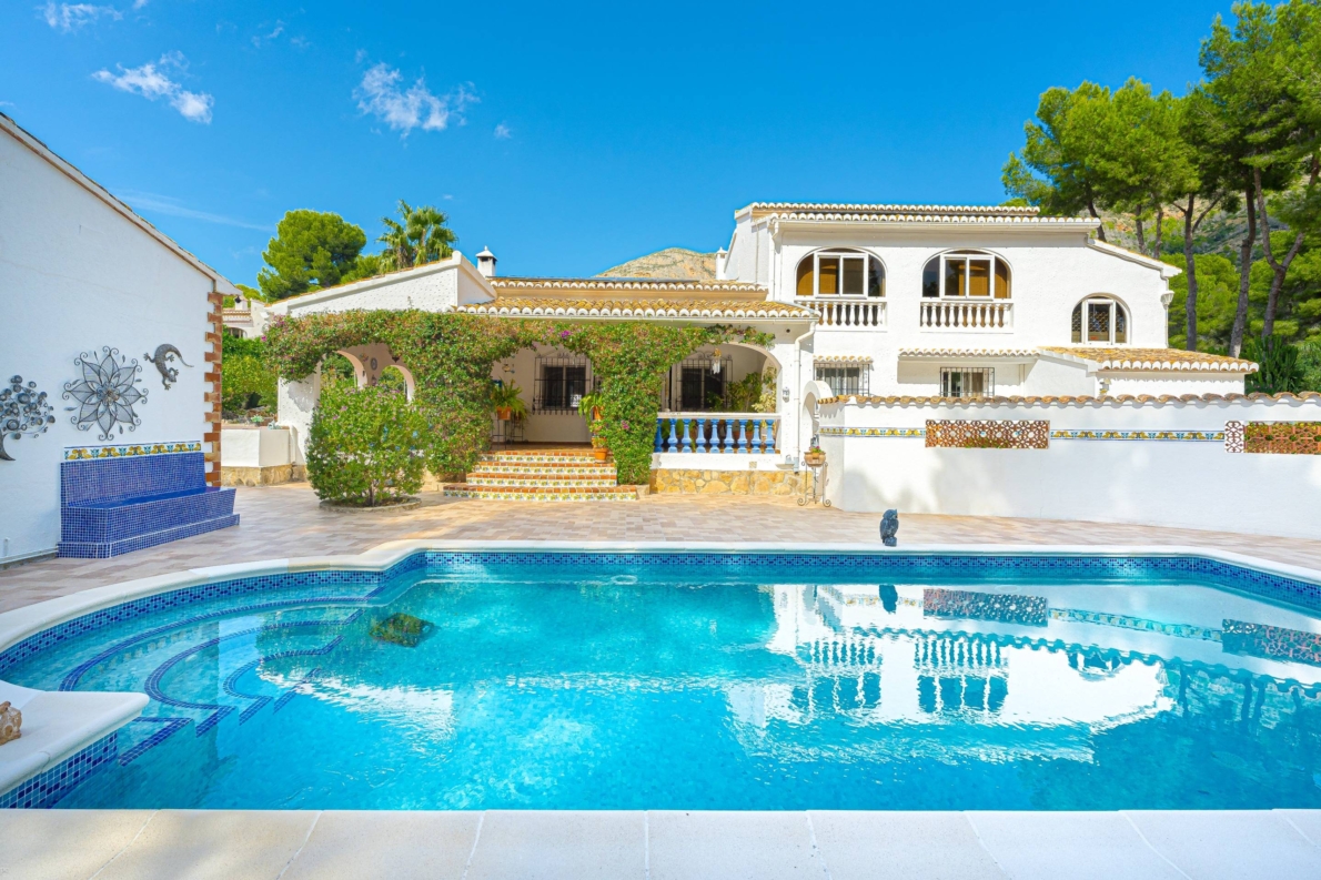 Villa for sale in Denia