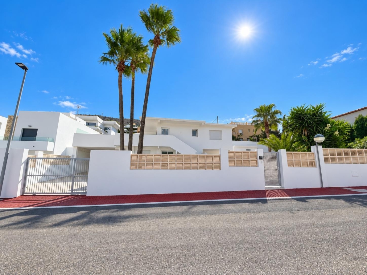 Villa for sale in Albir
