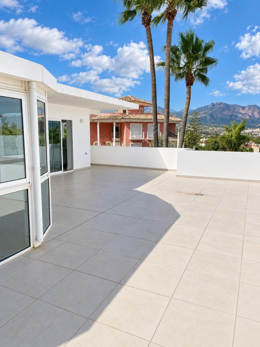 Villa for sale in Albir