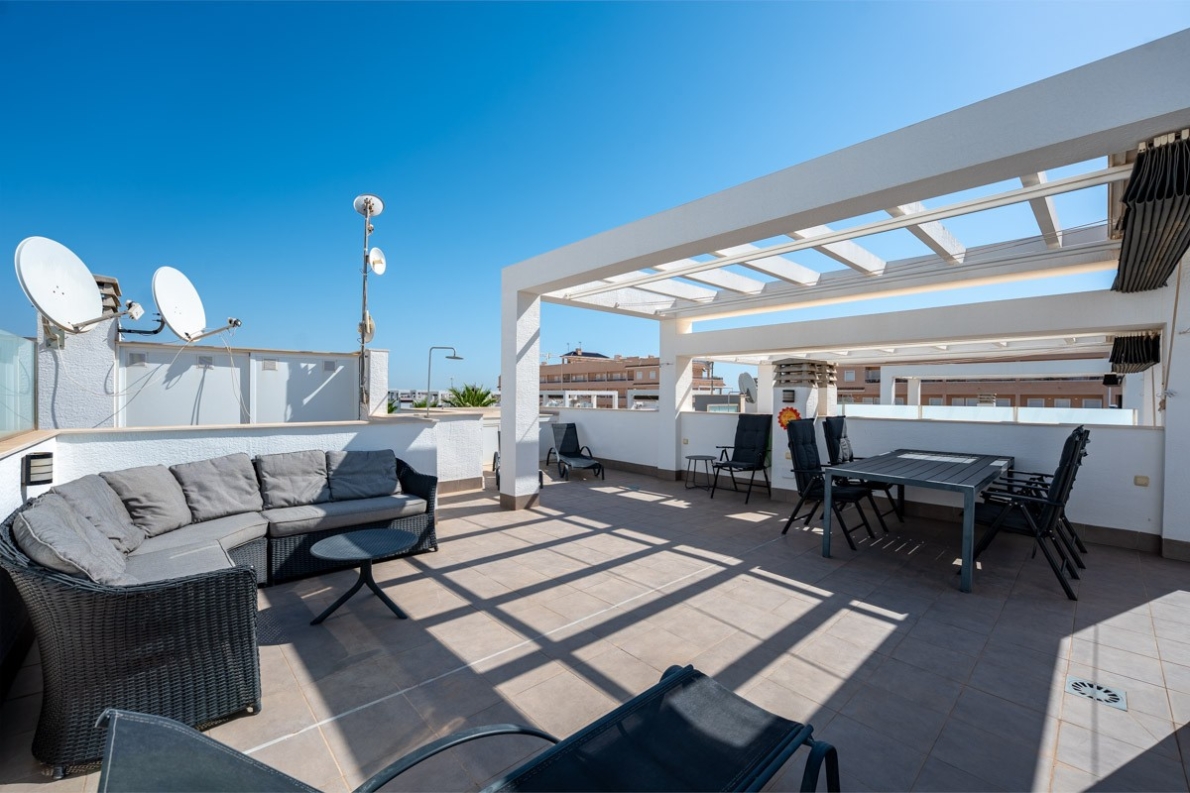Penthouse for sale in Punta Prima