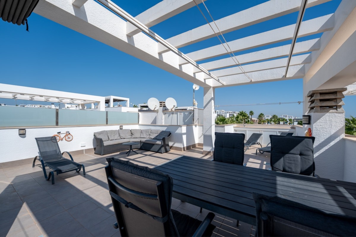 Penthouse for sale in Punta Prima
