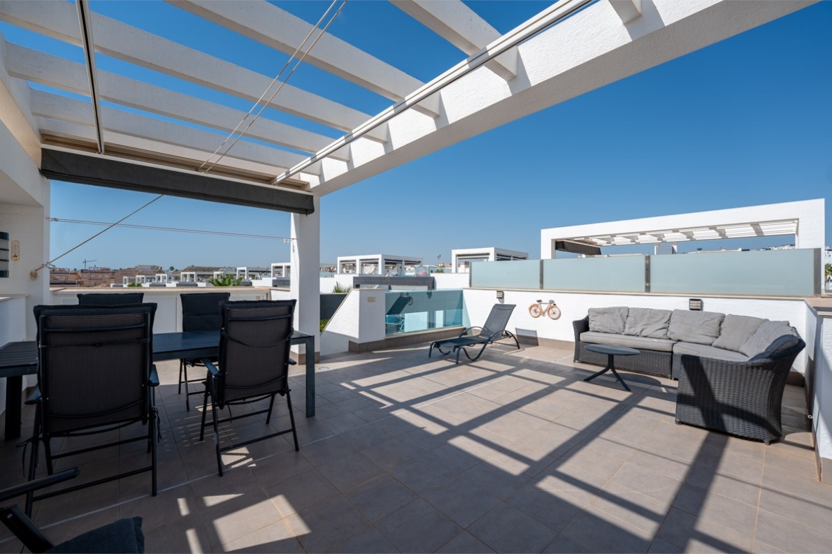 Penthouse for sale in Punta Prima