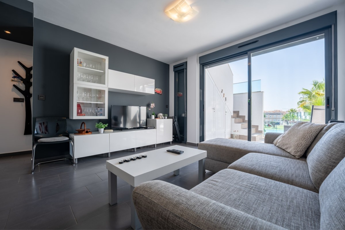Penthouse for sale in Punta Prima