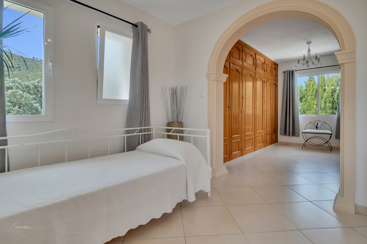 Villa for sale in Benigembla