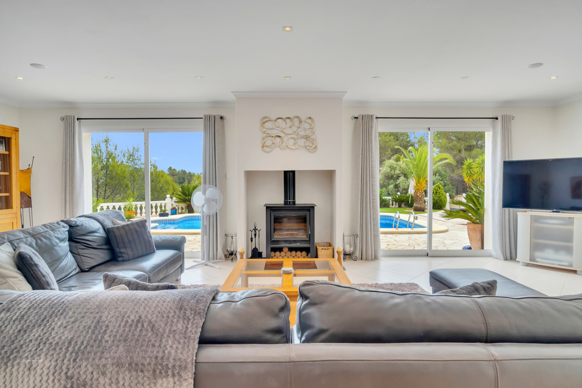 Villa for sale in Benigembla