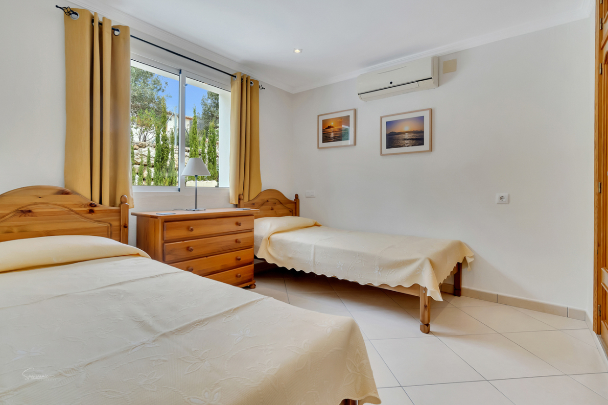 Villa for sale in Benigembla