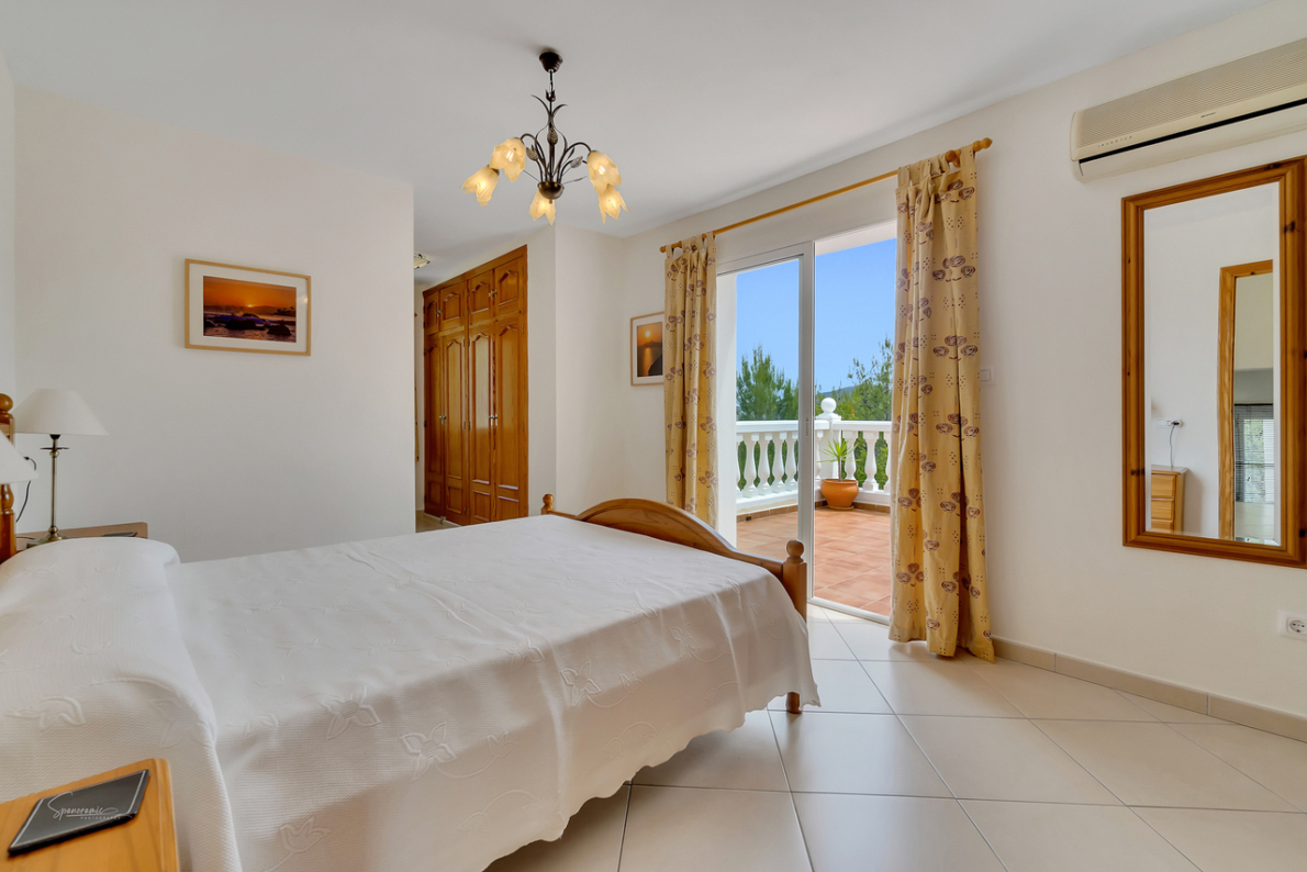 Villa for sale in Benigembla