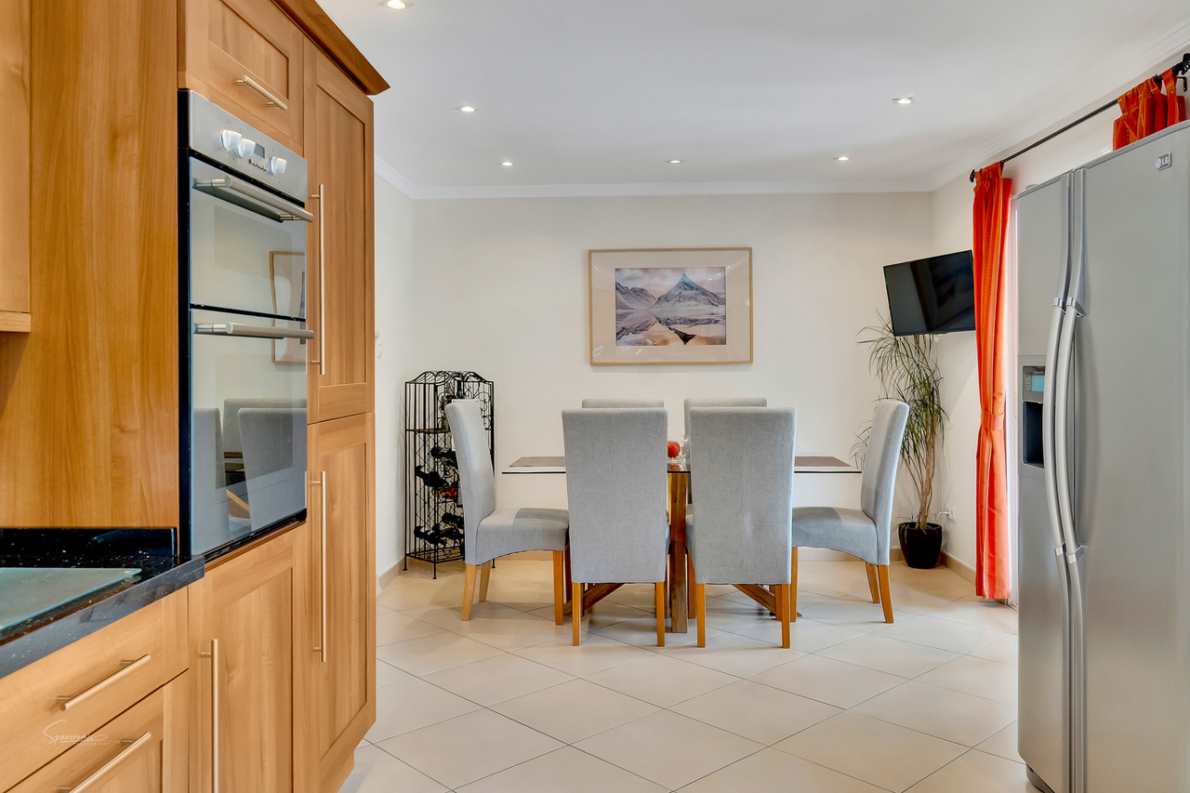 Villa for sale in Benigembla
