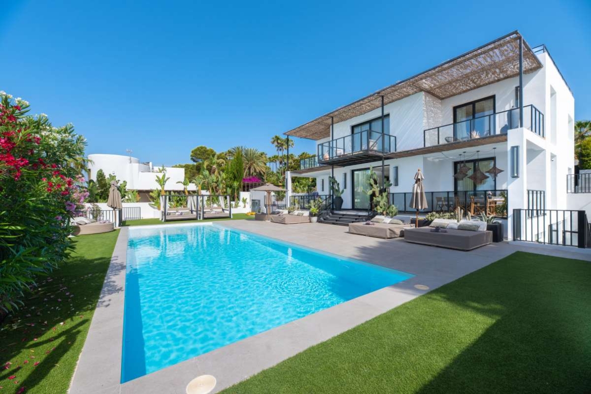 Villa for sale in Cala Conta
