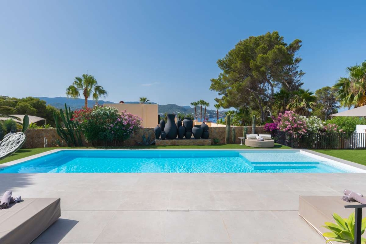 Villa for sale in Cala Conta