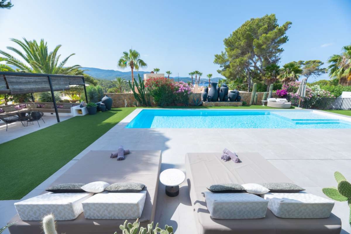 Villa for sale in Cala Conta